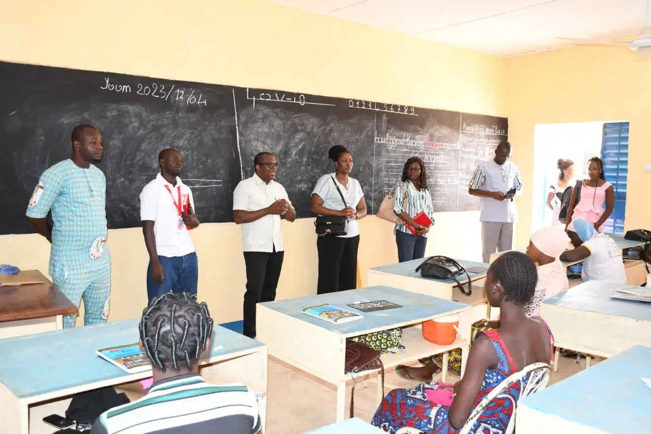 Formation professionnelle des jeunes filles et femmes : une délégation de Solidar Suisse visite le centre construit à Kaya